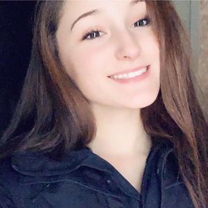 Meet your Posher, Chloe